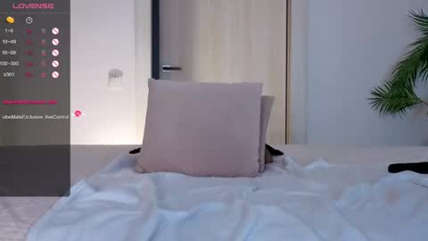Snapshot of cherryblonde_ chatting on 7, 6, 2026 Alexa online show from 7, 6, 2026