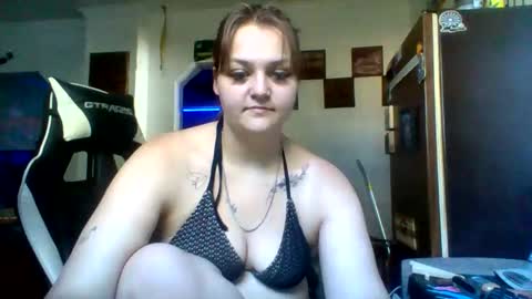 Snapshot of cherrybomb454 chatting on 13, 10, 2025 cherrybomb454 online show from 13, 10, 2025