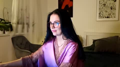 Snapshot of cherryluxe_ chatting on 10, 6, 2026 Kira online show from 10, 6, 2026