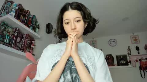 Snapshot of cherrymafer666 chatting on 10, 9, 2025 cherrycute666 online show from 10, 9, 2025