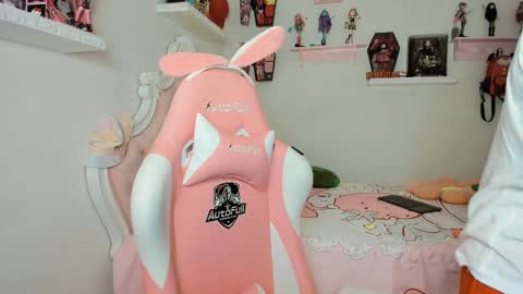 Snapshot of cherrymafer666 chatting on 19, 9, 2025 cherrycute666 online show from 19, 9, 2025