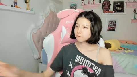 Snapshot of cherrymafer666 chatting on 3, 5, 2026 cherrycute666 online show from 3, 5, 2026