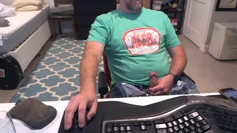 Snapshot of chesbayboy chatting on 9, 10, 2025 chesbayboy online show from 9, 10, 2025