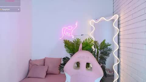 Chiara  online show from 8, 3, 2025