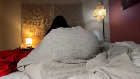 Snapshot of chillwithcamii chatting on 15, 2, 2026 yoursensualparadise online show from 15, 2, 2026