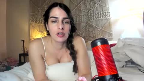 Snapshot of chillwithcamii chatting on 17, 3, 2026 yoursensualparadise online show from 17, 3, 2026