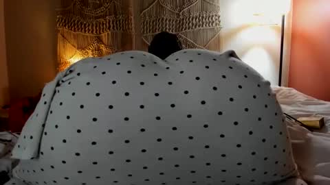 Snapshot of chillwithcamii chatting on 30, 3, 2026 yoursensualparadise online show from 30, 3, 2026