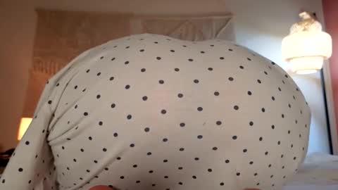 Snapshot of chillwithcamii chatting on 29, 4, 2026 yoursensualparadise online show from 29, 4, 2026