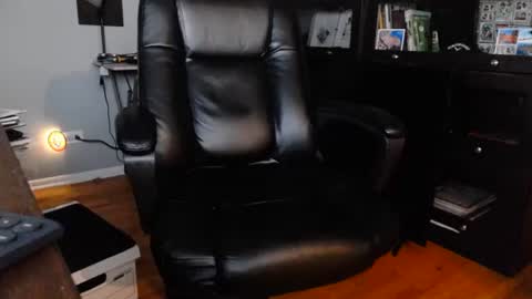 Snapshot of chiphoneman chatting on 15, 1, 2025 chiphoneman online show from 15, 1, 2025