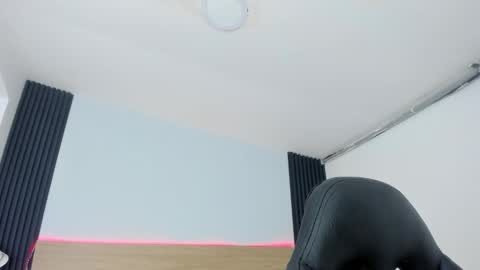 Chiqui online show from 15, 11, 2025