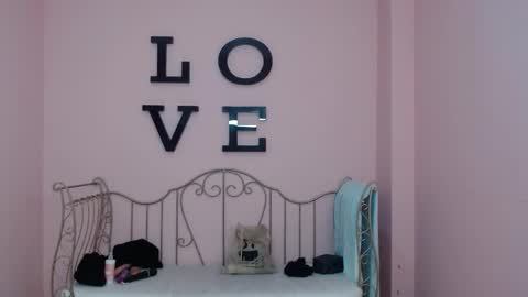  Cloe  online show from 5, 2, 2026