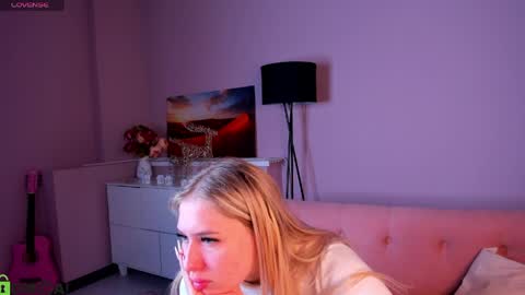 Snapshot of chloe_alba chatting on 26, 4, 2026 Chloe online show from 26, 4, 2026