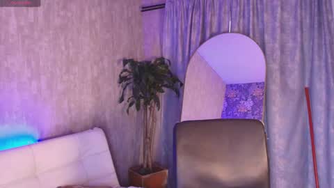 Snapshot of chloe_bronze chatting on 28, 5, 2026 Chloe online show from 28, 5, 2026