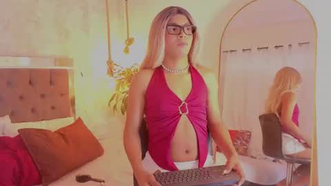 Snapshot of chloe_bronze chatting on 30, 6, 2026 Chloe online show from 30, 6, 2026
