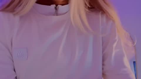 Snapshot of chloe_bronze chatting on 7, 7, 2026 Chloe online show from 7, 7, 2026