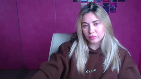 Chloe online show from 25, 11, 2025