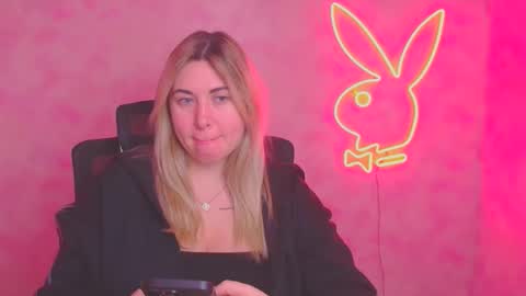 Chloe online show from 2, 12, 2025