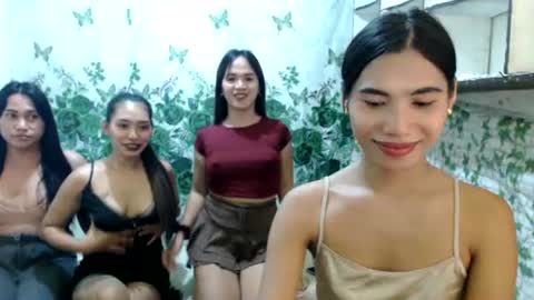 chloe and harlot online show from 15, 6, 2026