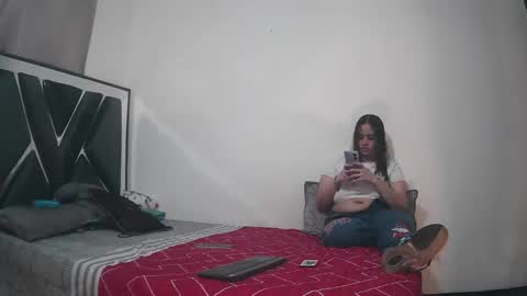 Chloe and Danna online show from 12, 3, 2025