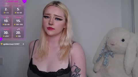 Snapshot of chloe_levine chatting on 17, 9, 2025 Chloe Levine online show from 17, 9, 2025