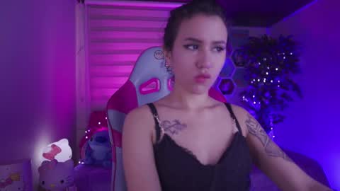 CLOE  online show from 4, 11, 2025