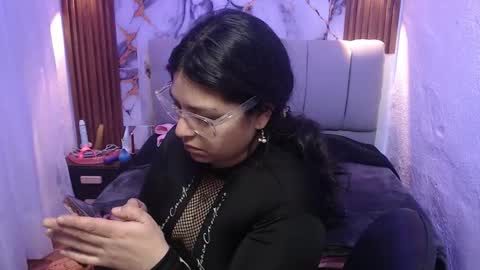 chloe_smith5 online show from 18, 11, 2025