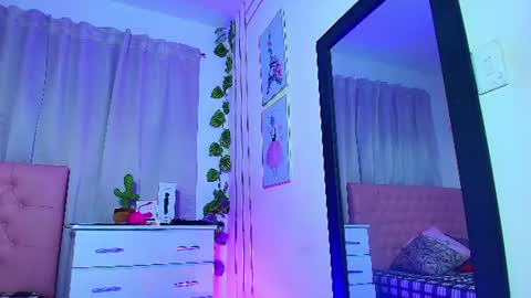 Snapshot of chloe_swarts chatting on 11, 6, 2026 Lulu online show from 11, 6, 2026