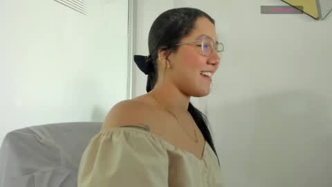 chloe_thomsoon online show from 7, 5, 2026