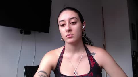 Snapshot of chloe_vahos chatting on 5, 5, 2026 Chloe online show from 5, 5, 2026