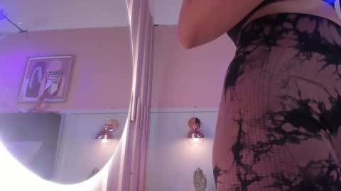   online show from 14, 12, 2025