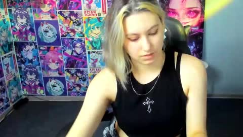Snapshot of chloebloss0m chatting on 19, 2, 2025 Boni online show from 19, 2, 2025