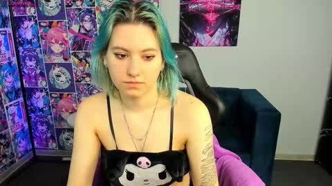 Snapshot of chloebloss0m chatting on 28, 9, 2025 Boni online show from 28, 9, 2025