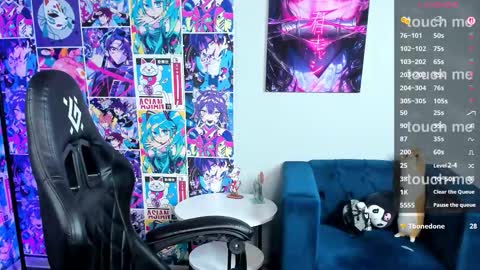 Snapshot of chloebloss0m chatting on 3, 10, 2025 Boni online show from 3, 10, 2025