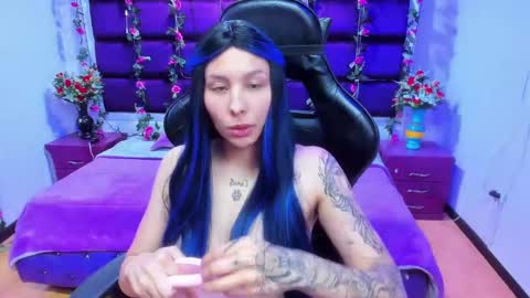 ChloeeThompson online show from 6, 3, 2025