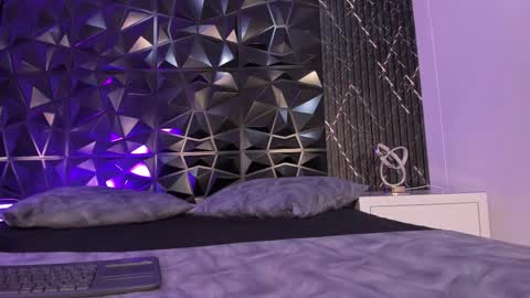 chloegils online show from 14, 12, 2025