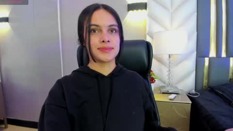  Chloe Harper  online show from 11, 4, 2026