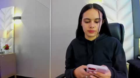 Snapshot of chloeharper_ chatting on 22, 6, 2026 Chloe Harper online show from 22, 6, 2026