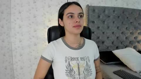 Snapshot of chloeharper_ chatting on 18, 7, 2026 Chloe Harper online show from 18, 7, 2026