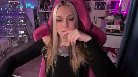 ChloeKohaku online show from 20, 11, 2025