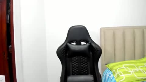 Snapshot of chloemiller__ chatting on 7, 4, 2026 chloemiller online show from 7, 4, 2026