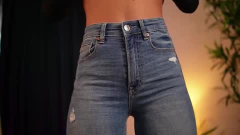 Snapshot of chloemin_ chatting on 10, 11, 2025 chloemin_ online show from 10, 11, 2025