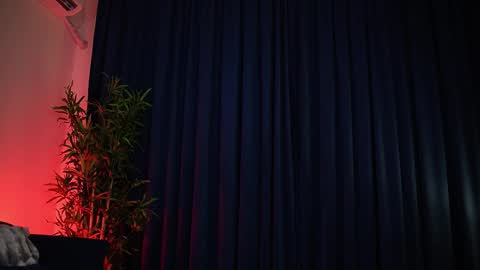 Snapshot of chloemin_ chatting on 4, 12, 2025 chloemin_ online show from 4, 12, 2025