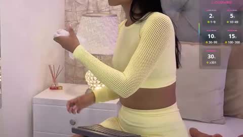 Snapshot of chloemoon10 chatting on 28, 3, 2026 C H L O E M O O N online show from 28, 3, 2026