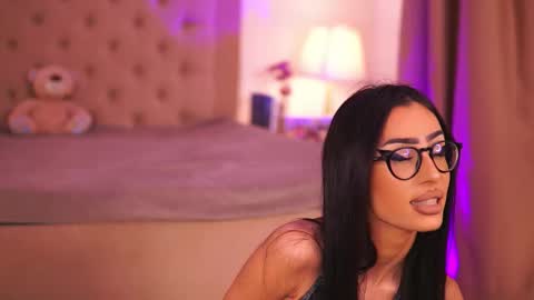 Chlo online show from 23, 12, 2025