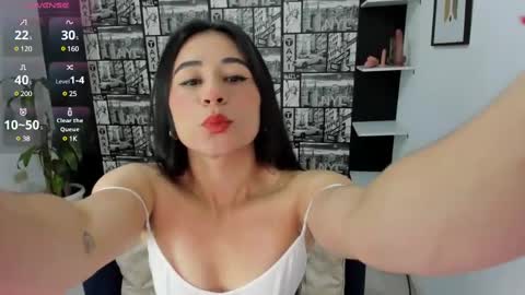 ChloeTurner  online show from 9, 3, 2025