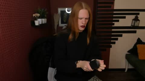 Chloe online show from 6, 11, 2025