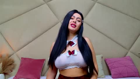 Snapshot of chloevee chatting on 29, 11, 2025 Chloe Vee online show from 29, 11, 2025