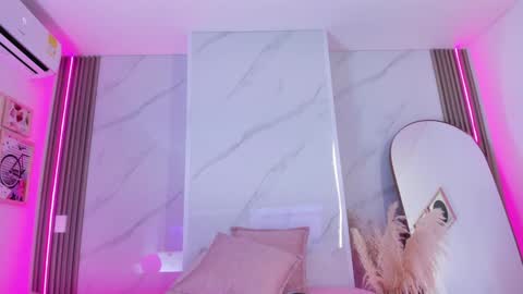 Chlooe online show from 26, 1, 2025