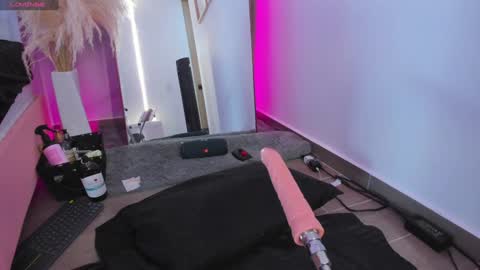 Chlooe online show from 1, 2, 2025