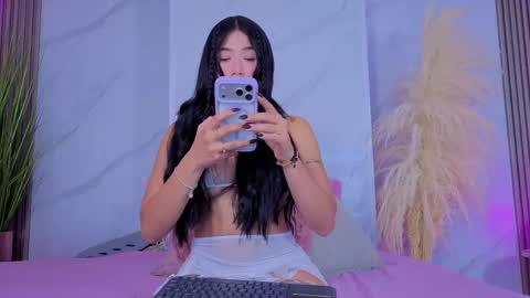 Snapshot of chlooee_ chatting on 8, 4, 2026 Chlooe online show from 8, 4, 2026